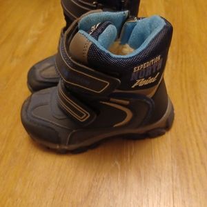 Kids winter boots